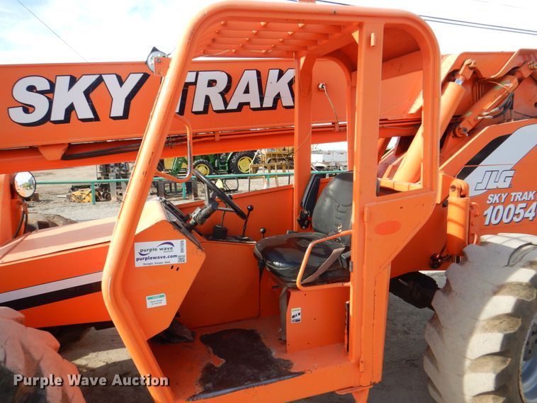 image for item DH7325 2003 JLG Skytrak 10054  telehandler