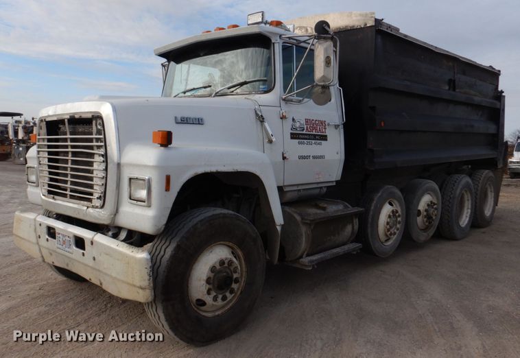 image for item DH8058 1990 Ford LT9000  dump truck