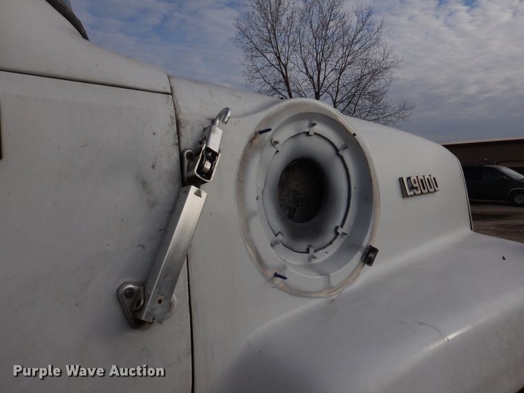 image for item DH8058 1990 Ford LT9000  dump truck