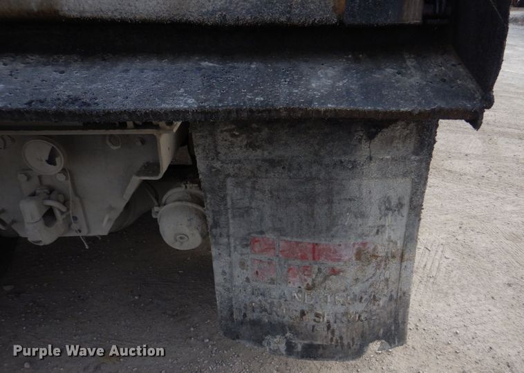 image for item DH8058 1990 Ford LT9000  dump truck