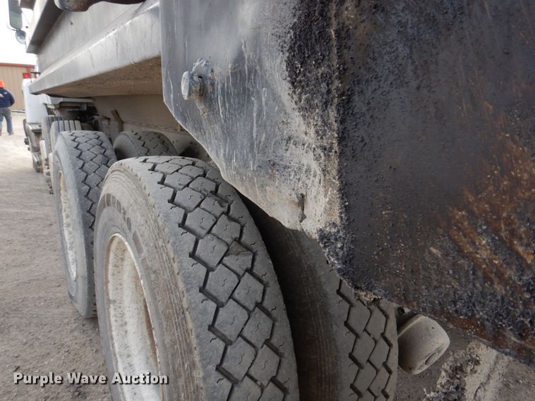 image for item DH8058 1990 Ford LT9000  dump truck