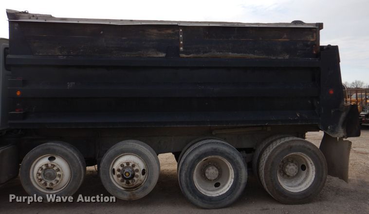image for item DH8058 1990 Ford LT9000  dump truck