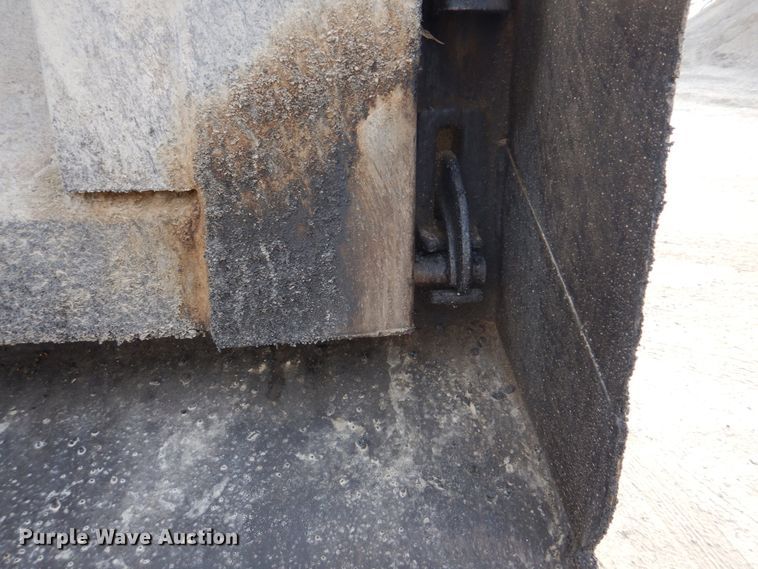 image for item DH8058 1990 Ford LT9000  dump truck