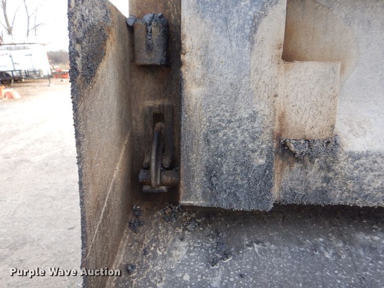 image for item DH8058 1990 Ford LT9000  dump truck