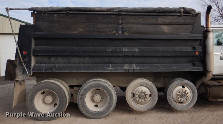 image for item DH8058 1990 Ford LT9000  dump truck