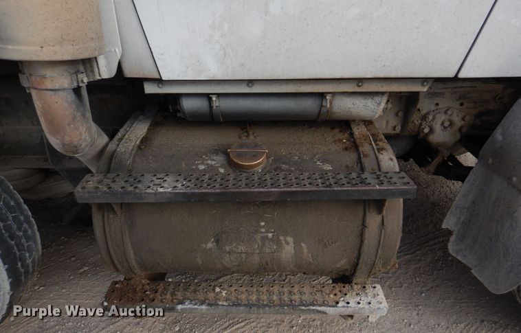 image for item DH8058 1990 Ford LT9000  dump truck