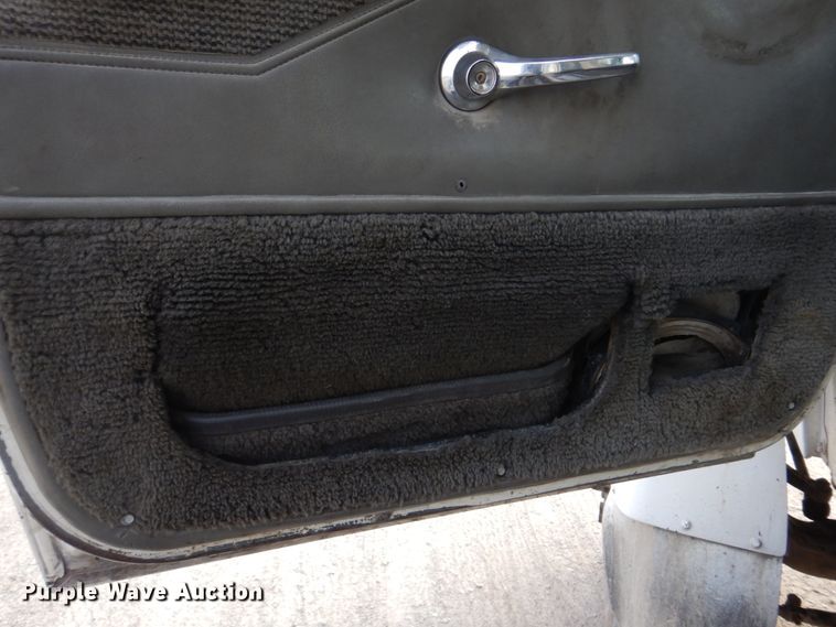 image for item DH8058 1990 Ford LT9000  dump truck