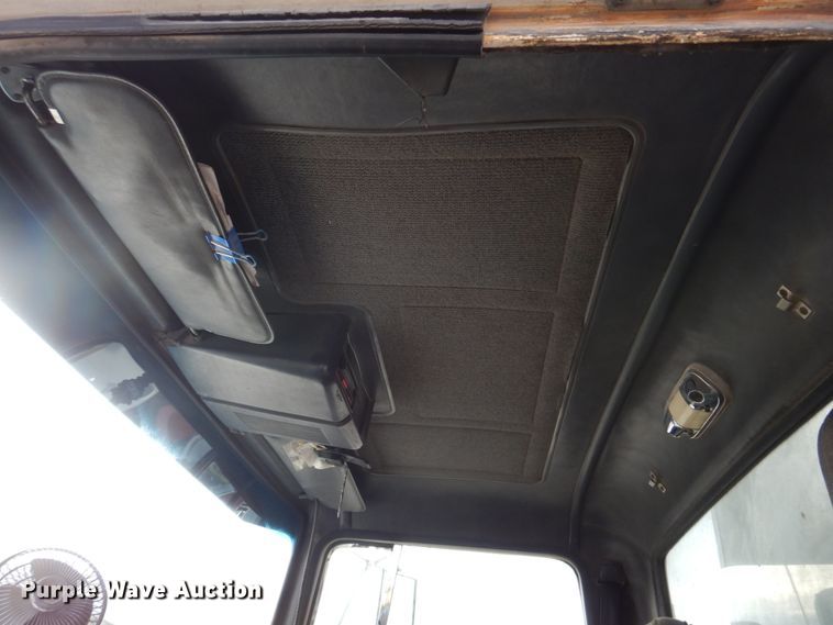 image for item DH8058 1990 Ford LT9000  dump truck