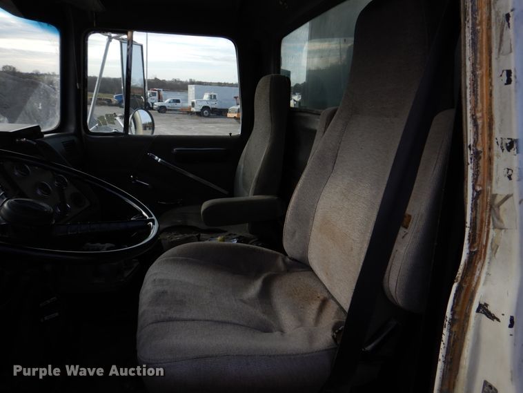 image for item DH8058 1990 Ford LT9000  dump truck