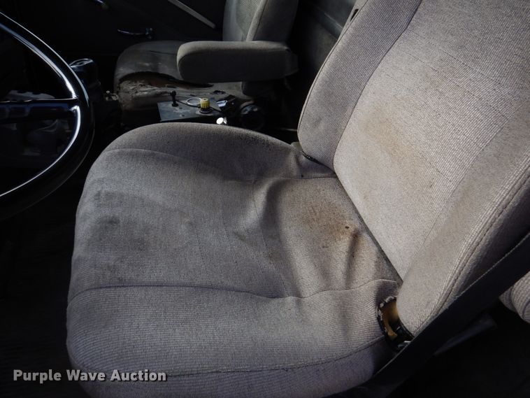 image for item DH8058 1990 Ford LT9000  dump truck