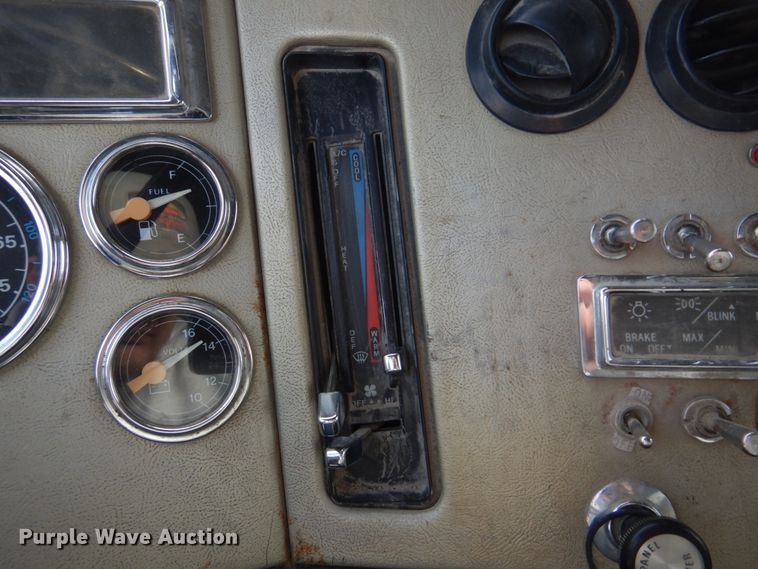 image for item DH8058 1990 Ford LT9000  dump truck