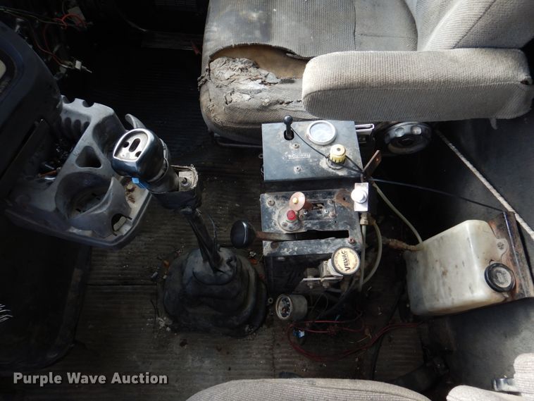 image for item DH8058 1990 Ford LT9000  dump truck