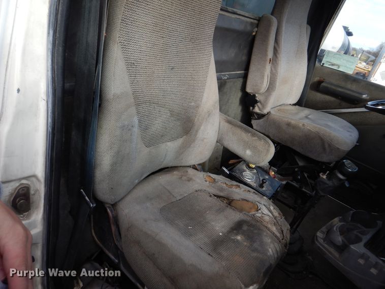 image for item DH8058 1990 Ford LT9000  dump truck