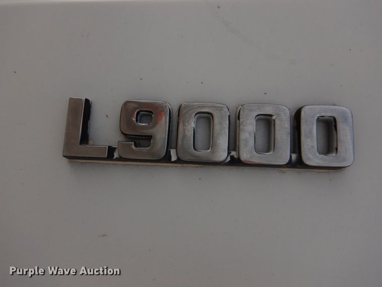 image for item DH8058 1990 Ford LT9000  dump truck