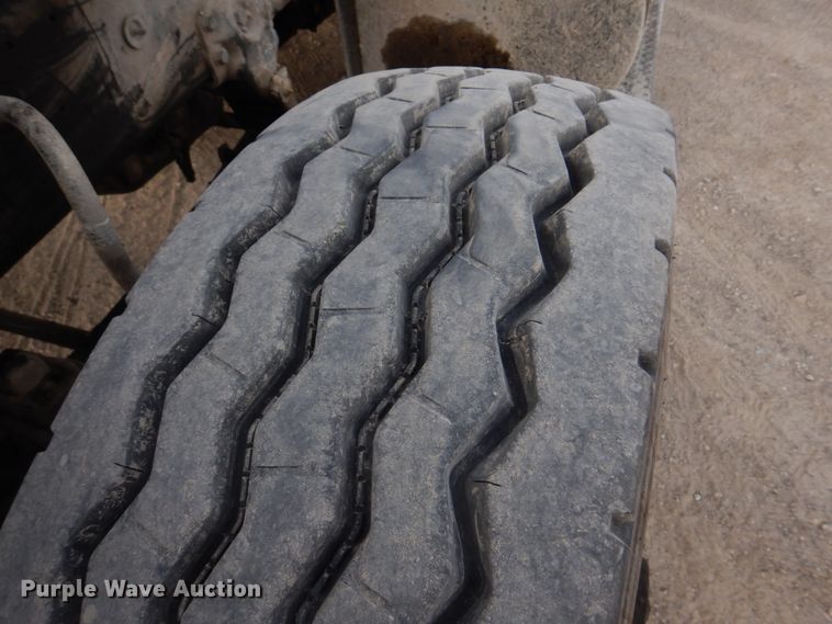 image for item DH8058 1990 Ford LT9000  dump truck