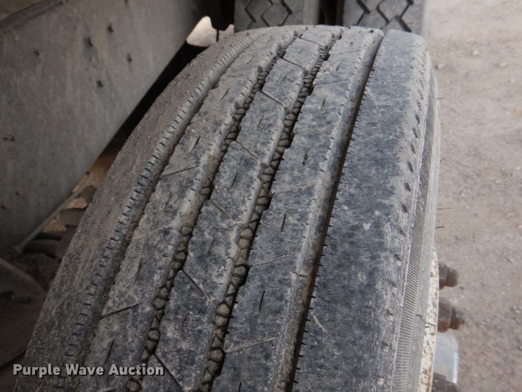 image for item DH8058 1990 Ford LT9000  dump truck