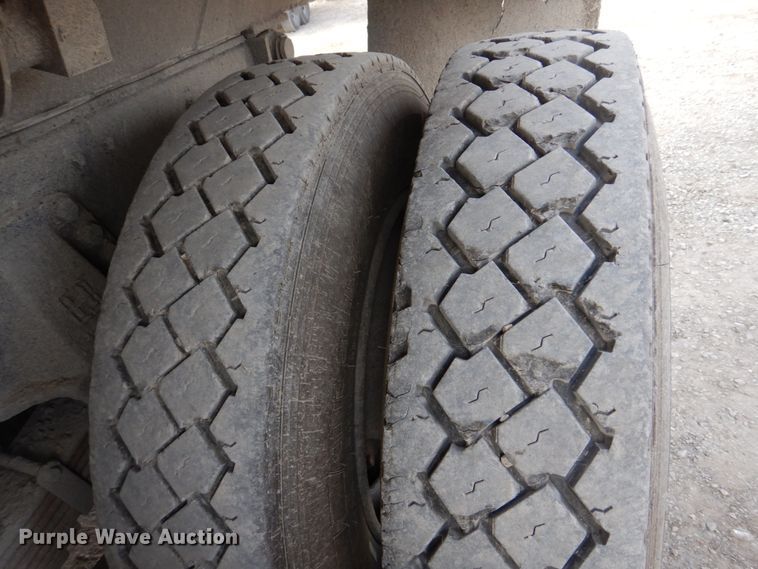 image for item DH8058 1990 Ford LT9000  dump truck