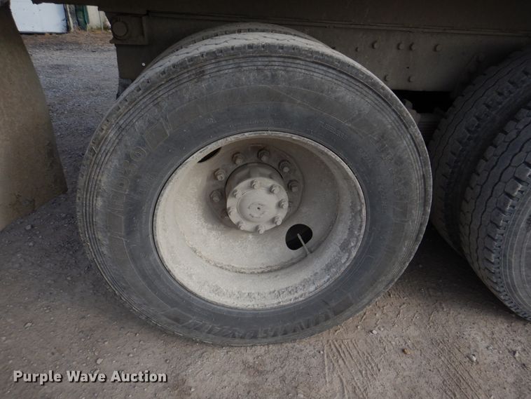 image for item DH8058 1990 Ford LT9000  dump truck