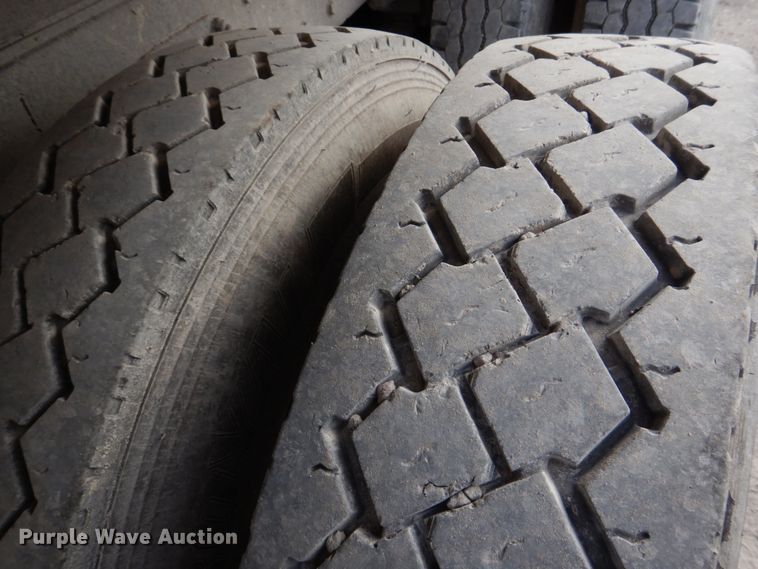 image for item DH8058 1990 Ford LT9000  dump truck