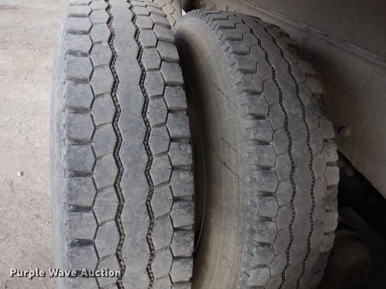 image for item DH8058 1990 Ford LT9000  dump truck