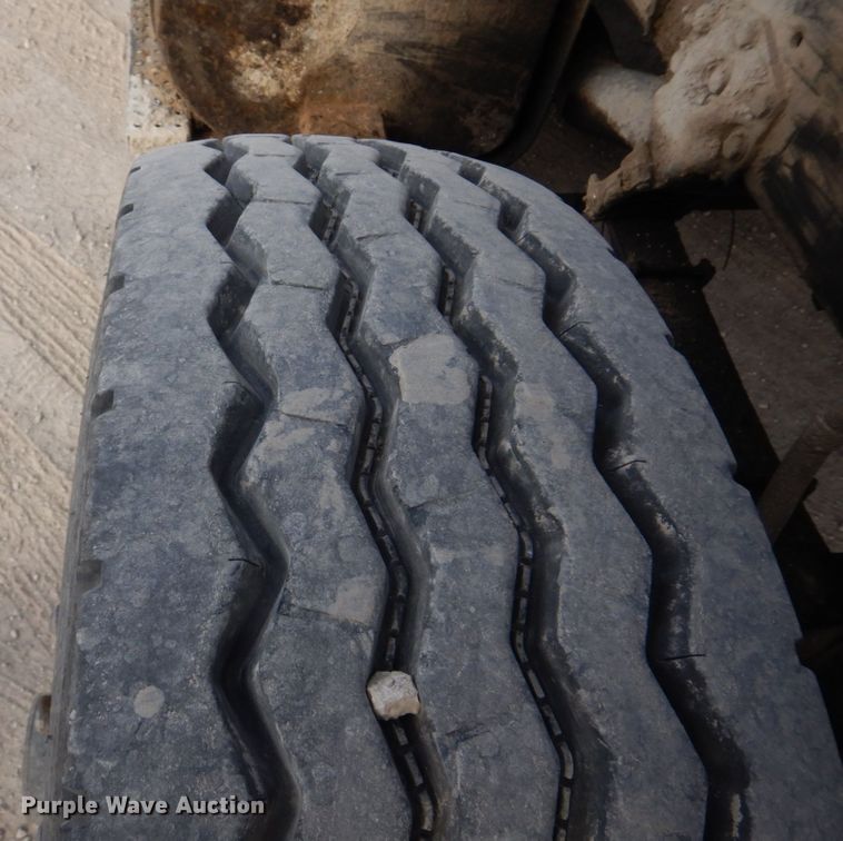 image for item DH8058 1990 Ford LT9000  dump truck