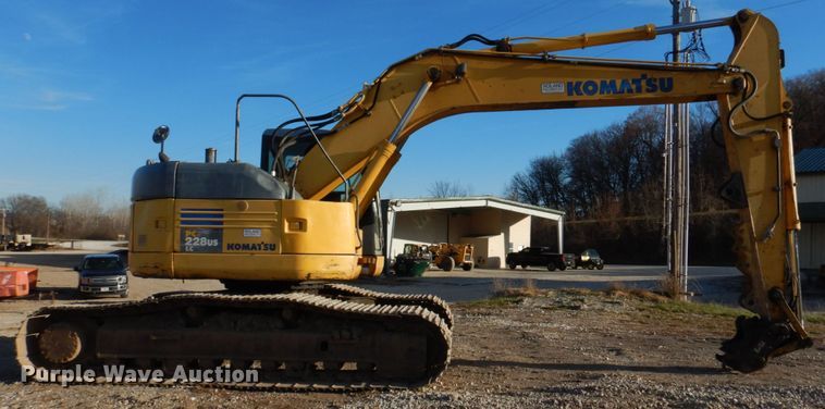 image for item DH8066 2004 Komatsu PC228USLC  excavator
