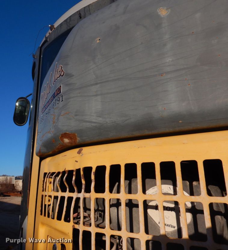 image for item DH8066 2004 Komatsu PC228USLC  excavator