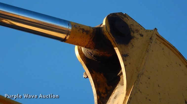 image for item DH8066 2004 Komatsu PC228USLC  excavator