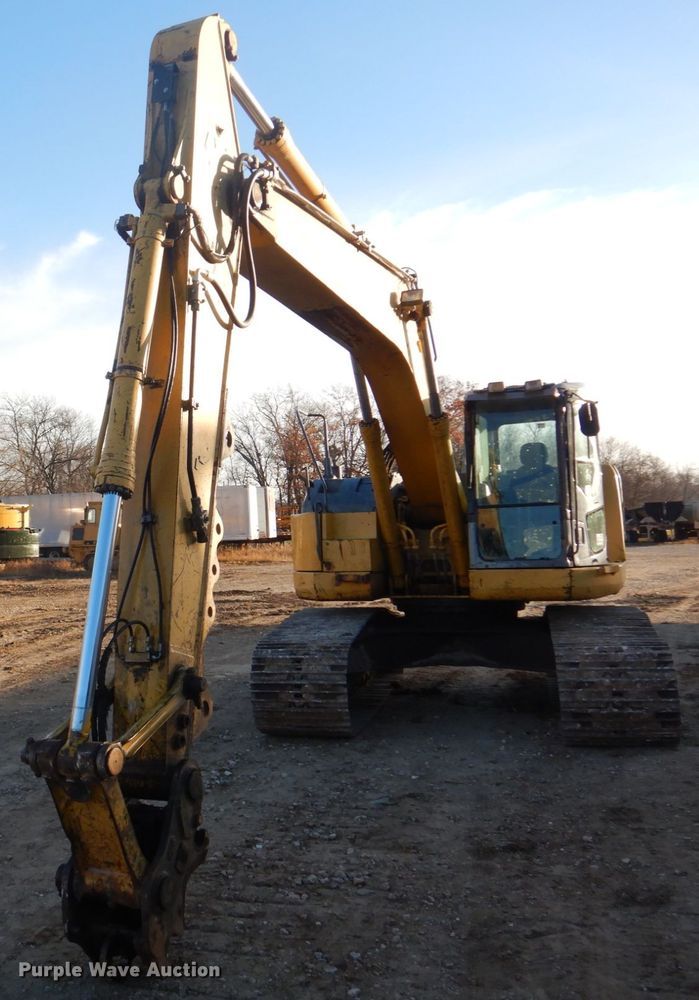 image for item DH8066 2004 Komatsu PC228USLC  excavator