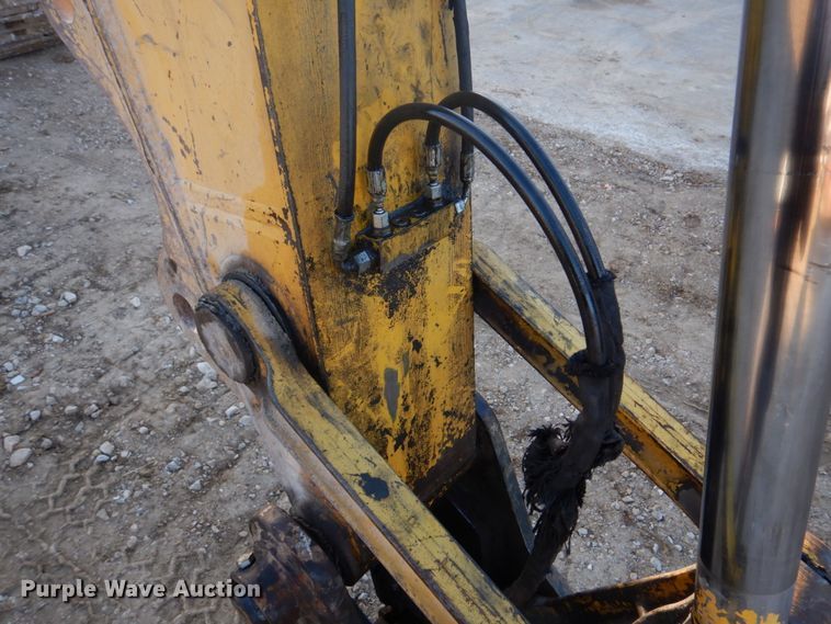image for item DH8066 2004 Komatsu PC228USLC  excavator