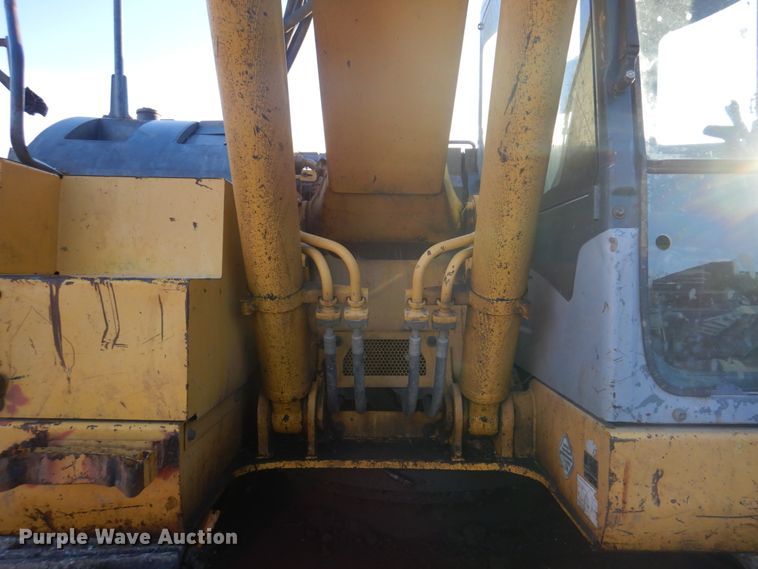 image for item DH8066 2004 Komatsu PC228USLC  excavator