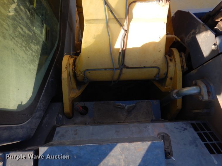 image for item DH8066 2004 Komatsu PC228USLC  excavator