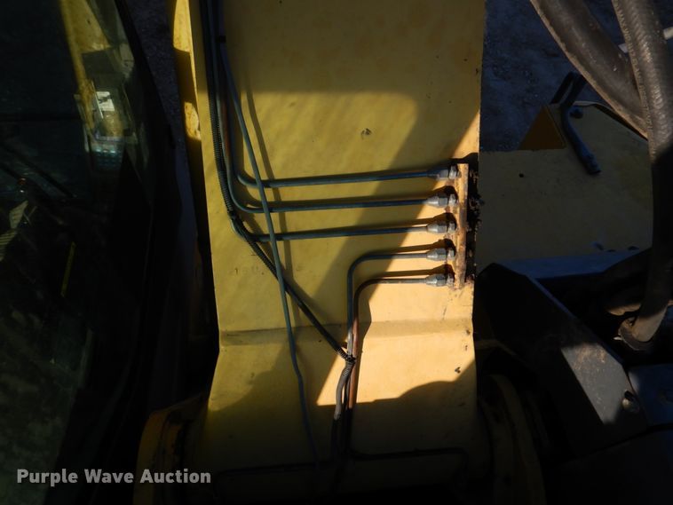 image for item DH8066 2004 Komatsu PC228USLC  excavator