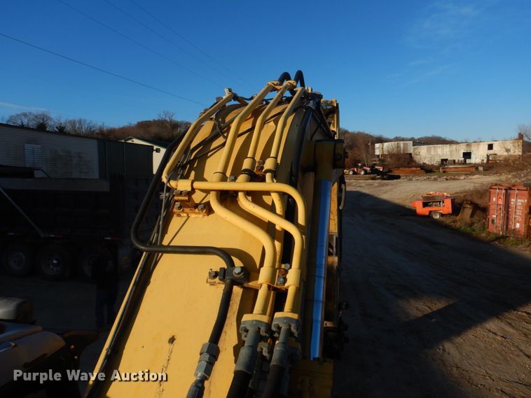image for item DH8066 2004 Komatsu PC228USLC  excavator