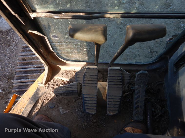 image for item DH8066 2004 Komatsu PC228USLC  excavator