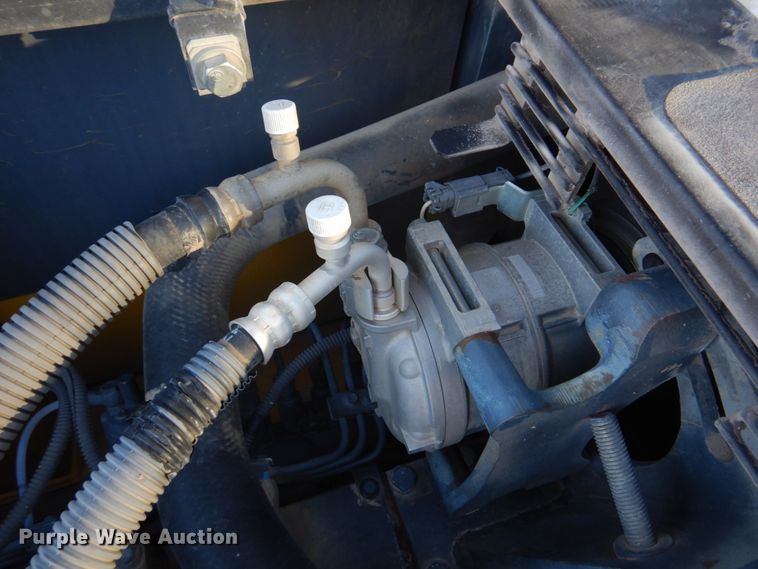 image for item DH8066 2004 Komatsu PC228USLC  excavator