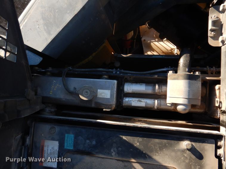 image for item DH8066 2004 Komatsu PC228USLC  excavator