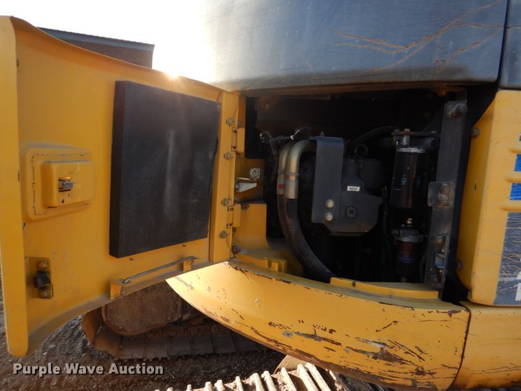 image for item DH8066 2004 Komatsu PC228USLC  excavator
