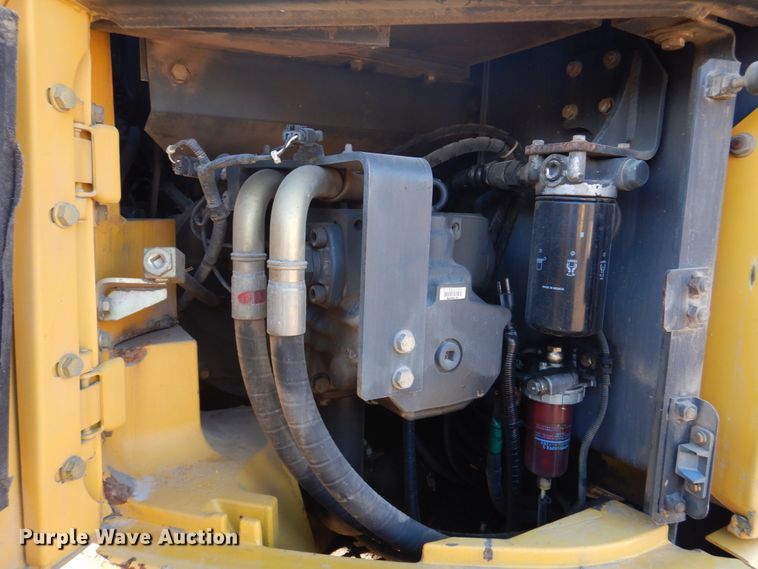 image for item DH8066 2004 Komatsu PC228USLC  excavator