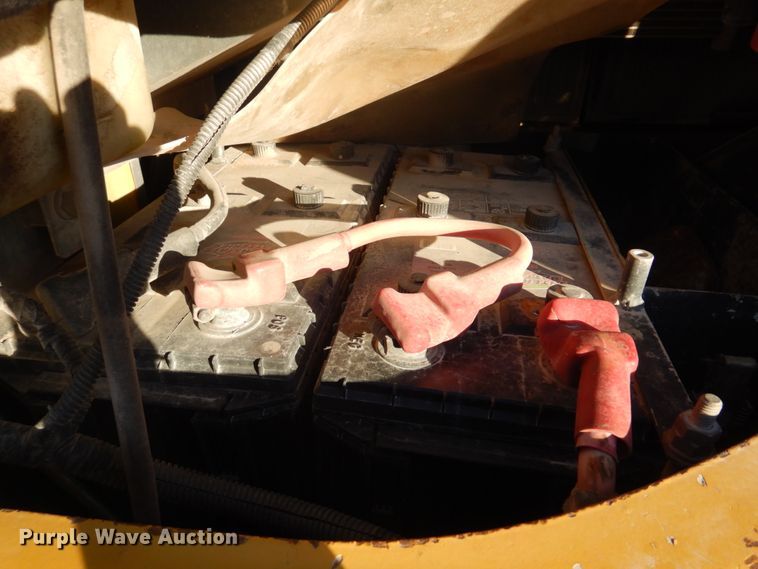 image for item DH8066 2004 Komatsu PC228USLC  excavator