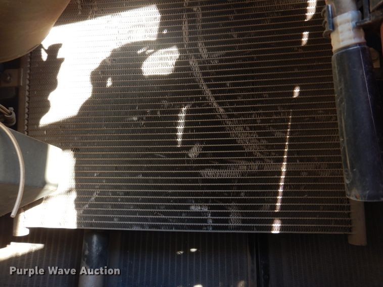 image for item DH8066 2004 Komatsu PC228USLC  excavator