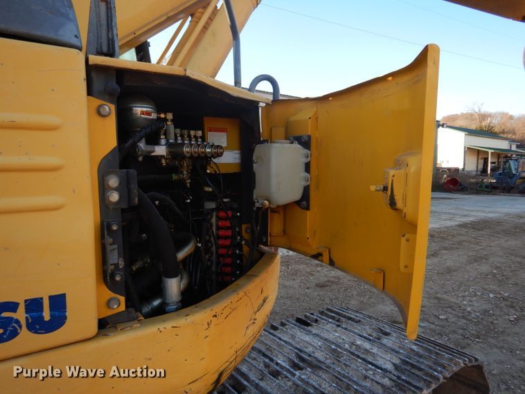 image for item DH8066 2004 Komatsu PC228USLC  excavator