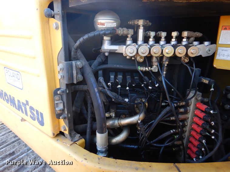 image for item DH8066 2004 Komatsu PC228USLC  excavator