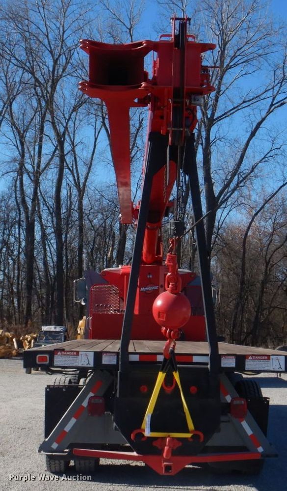 image for item DH8104 2003 Sterling LT7500  crane truck