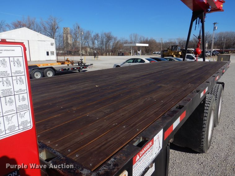 image for item DH8104 2003 Sterling LT7500  crane truck