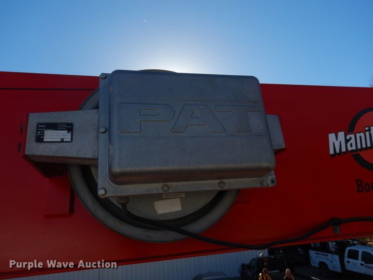 image for item DH8104 2003 Sterling LT7500  crane truck