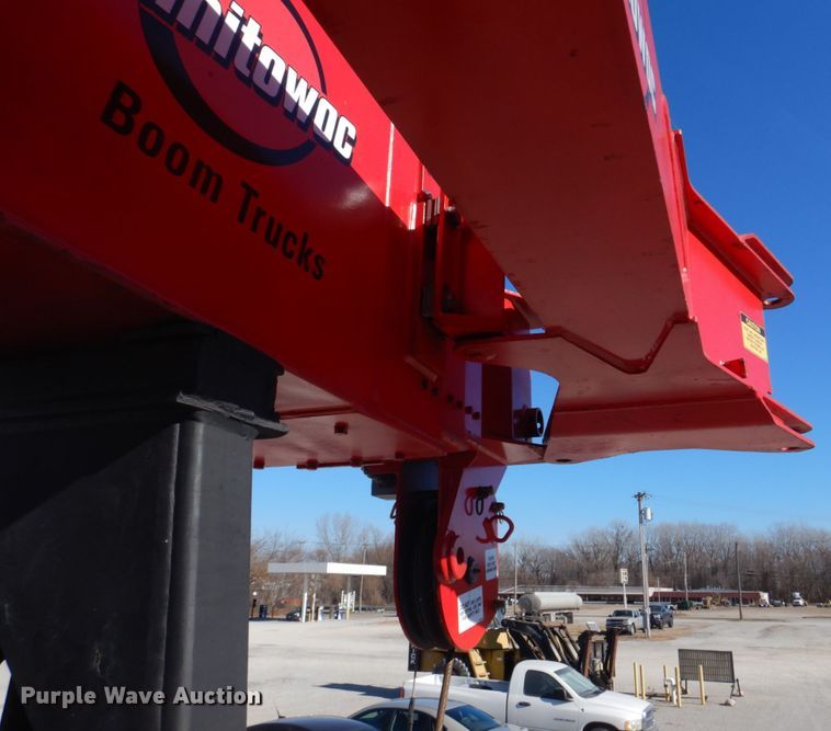 image for item DH8104 2003 Sterling LT7500  crane truck