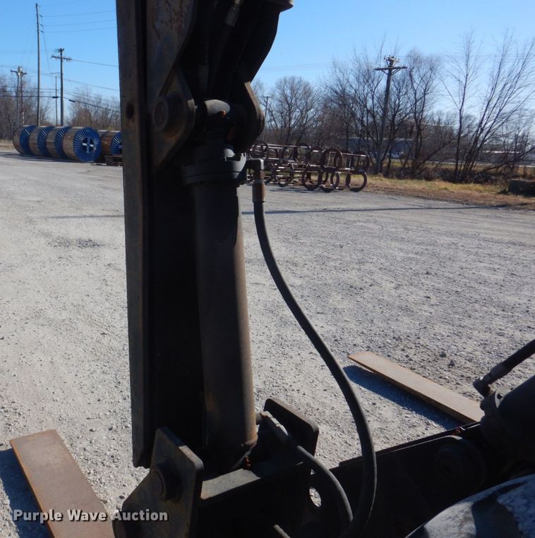 image for item DH8105 2000 Patrick RL200  forklift