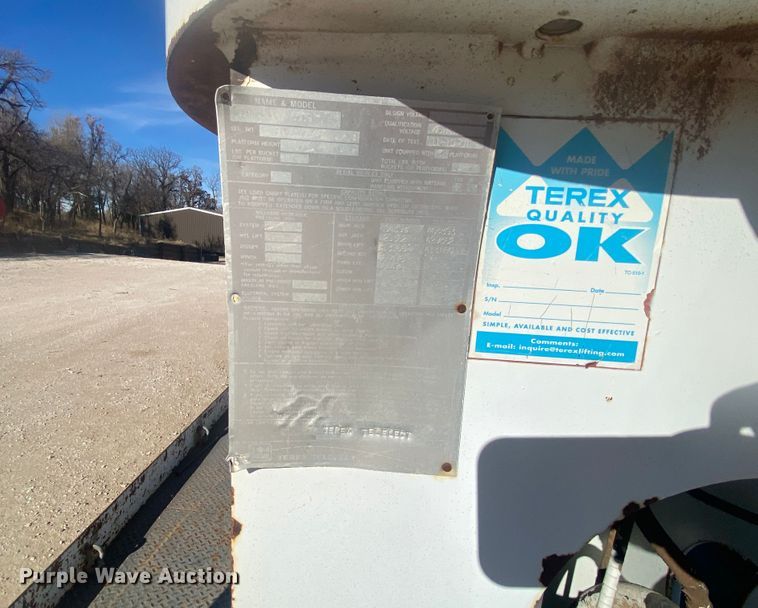 image for item DI3643 2002 Sterling M8500 Acterra  digger derrick truck