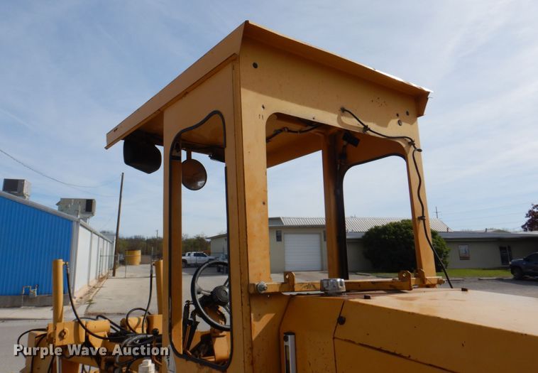 image for item DI8557 1996 Champion C70A  motor grader